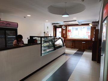 ¡LA MEJOR UBICACIÓN PARA TU NEGOCIO! 🌟 VENDO LOCAL COMERCIAL PUERTA A LA CALLE