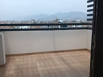 Departamento con Terraza Cruce de Av. Mayolo C/Universitaria Referencia: xel Ex-Restaurante Rinconcito Ayacuchano a 1/2 cdra.