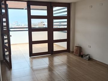 Departamento con Terraza Cruce de Av. Mayolo C/Universitaria Referencia: xel Ex-Restaurante Rinconcito Ayacuchano a 1/2 cdra.