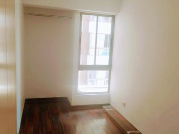 Venta de moderno departamento en Magdalena del Mar con estacionamiento