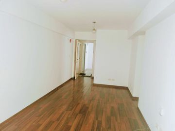 Venta de moderno departamento en Magdalena del Mar con estacionamiento