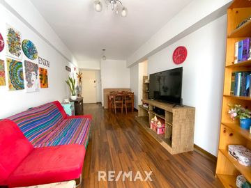 Venta de moderno departamento en Magdalena del Mar con estacionamiento