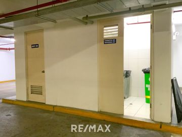 Venta de moderno departamento en Magdalena del Mar con estacionamiento