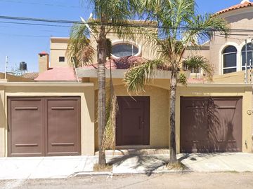 VENTA DE HERMOSA CASAN EN ZONA DE ALTA SEGURIDAD EN DURANGO