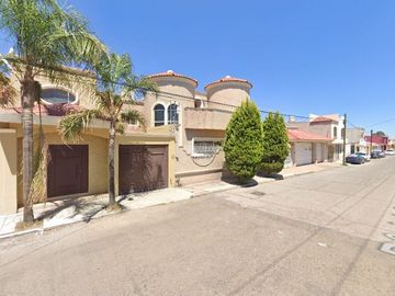 VENTA DE HERMOSA CASAN EN ZONA DE ALTA SEGURIDAD EN DURANGO
