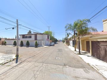 VENTA DE HERMOSA CASAN EN ZONA DE ALTA SEGURIDAD EN DURANGO