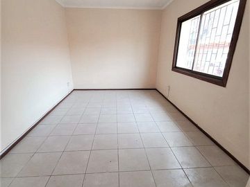 VENDO CASA MUY CENTRAL IDEAL PARA INSTALAR LOCAL DE COMIDA