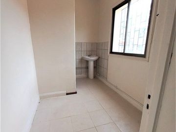 VENDO CASA MUY CENTRAL IDEAL PARA INSTALAR LOCAL DE COMIDA