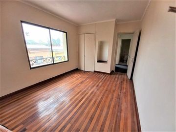 VENDO CASA MUY CENTRAL IDEAL PARA INSTALAR LOCAL DE COMIDA