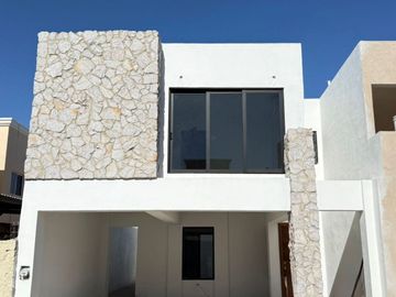 SE VENDE CASA EN MONTECARLO RESIDENCIAL