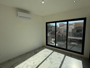 SE VENDE CASA EN MONTECARLO RESIDENCIAL