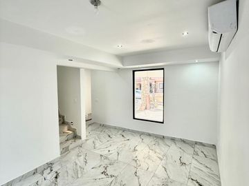 SE VENDE CASA EN MONTECARLO RESIDENCIAL