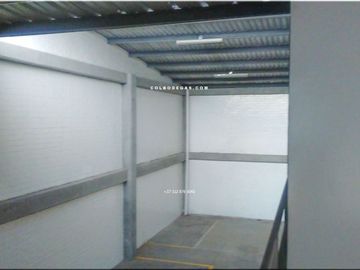 RENTO BODEGA DE 278 MTS2, PISO DE ALTA RESISTENCIA, ENERGÍA TRIFÁSICA.