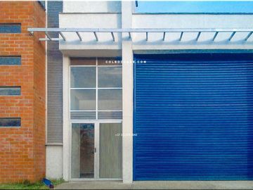 RENTO BODEGA DE 278 MTS2, PISO DE ALTA RESISTENCIA, ENERGÍA TRIFÁSICA.