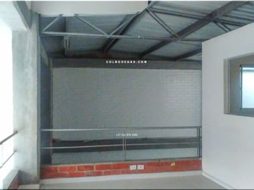 RENTO BODEGA DE 278 MTS2, PISO DE ALTA RESISTENCIA, ENERGÍA TRIFÁSICA.