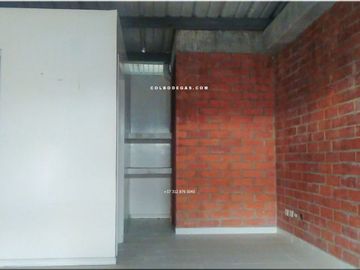 RENTO BODEGA DE 278 MTS2, PISO DE ALTA RESISTENCIA, ENERGÍA TRIFÁSICA.