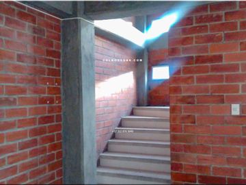 RENTO BODEGA DE 278 MTS2, PISO DE ALTA RESISTENCIA, ENERGÍA TRIFÁSICA.