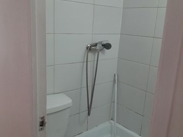 DEPTO., ESTAC. y BODEGA - A DOS CUADRAS DEL METRO SANTA ISABEL L. 5.