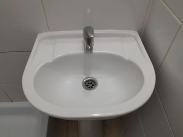 DEPTO., ESTAC. y BODEGA - A DOS CUADRAS DEL METRO SANTA ISABEL L. 5.