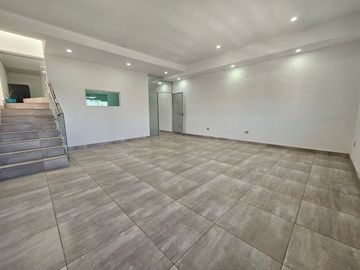CASA EN VENTA / RENTA