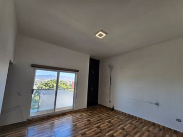 CASA EN VENTA / RENTA