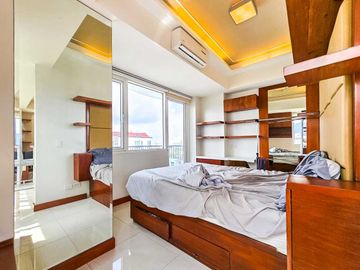 Corner Studio Unit for Sale in Calyx Residences