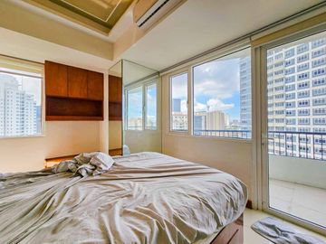 Corner Studio Unit for Sale in Calyx Residences