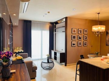 Apartment The Peak, Tunjungan Plaza, Siap Huni, Furnish