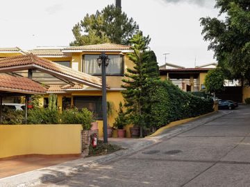 UN OASIS DE LUJO AL PONIENTE DE LA CDMX! Excelente Oportunidad !