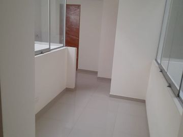 Venta De Departamento De Estreno Entre Av. Central Y Av. Canta Callao En Los Olivos