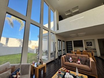 CASA EN VENTA EN JARDINES DEL CAMPESTRE AL NORTE DE AGS