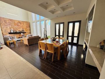 CASA EN VENTA EN JARDINES DEL CAMPESTRE AL NORTE DE AGS