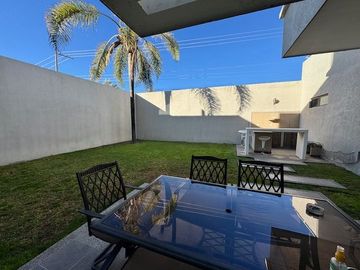 CASA EN VENTA EN JARDINES DEL CAMPESTRE AL NORTE DE AGS