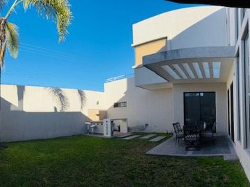 CASA EN VENTA EN JARDINES DEL CAMPESTRE AL NORTE DE AGS
