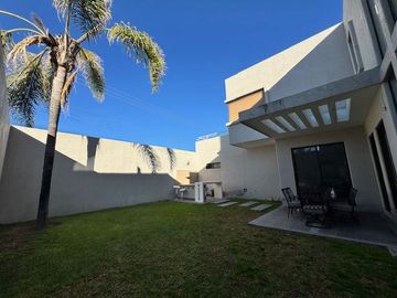 CASA EN VENTA EN JARDINES DEL CAMPESTRE AL NORTE DE AGS