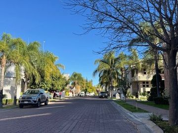 CASA EN VENTA EN JARDINES DEL CAMPESTRE AL NORTE DE AGS