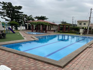 Venta de casa de 1 planta en Villa Italia, Etapa Florencia, Av. León Febres Cordero
