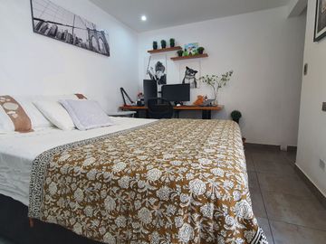 MODERNO DPTO EN CONDOMINIO LAS LOMAS DE LA MOLINA VIEJA