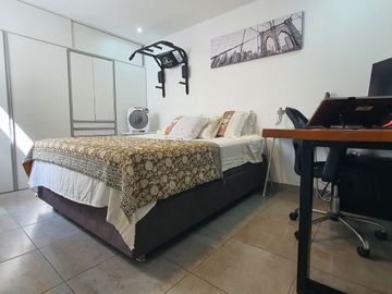 MODERNO DPTO EN CONDOMINIO LAS LOMAS DE LA MOLINA VIEJA