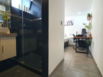 MODERNO DPTO EN CONDOMINIO LAS LOMAS DE LA MOLINA VIEJA