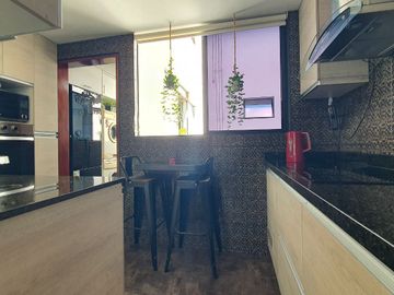 MODERNO DPTO EN CONDOMINIO LAS LOMAS DE LA MOLINA VIEJA