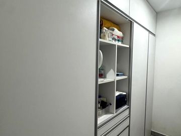 MODERNO DPTO EN CONDOMINIO LAS LOMAS DE LA MOLINA VIEJA