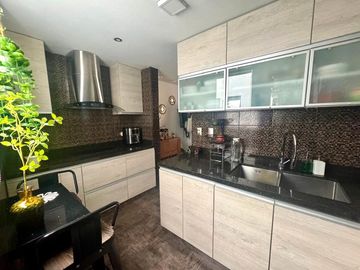 MODERNO DPTO EN CONDOMINIO LAS LOMAS DE LA MOLINA VIEJA