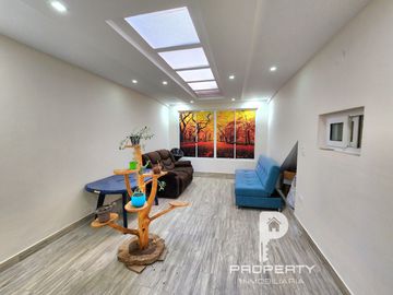 Casa INDEPENDIENTE 4 habitaciones dormitorio en planta baja Conocoto Valle de los Chillos 2 parqueaderos La Salle 6 de Junio