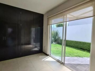 CASA EN REMATE EN METEPEC.