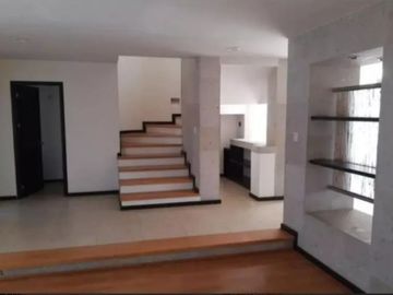 CASA EN REMATE EN METEPEC.
