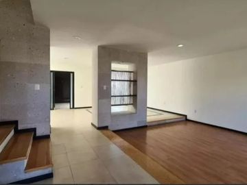CASA EN REMATE EN METEPEC.