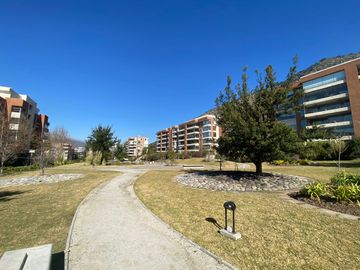 Espectacular Dpto 1 er piso en altura, gran vista oriente!!