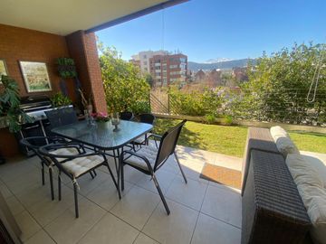 Espectacular Dpto 1 er piso en altura, gran vista oriente!!