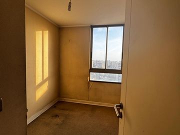 Departamento 3 dormitorios 2 baños. Inmueble adjudicado en remate ubicado en Vicuña Mackenna 6501, Metro Mirador, La Florida.